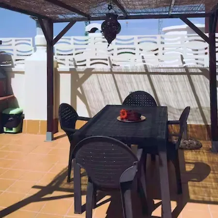 Live Terraza Y Piscina * Адехе